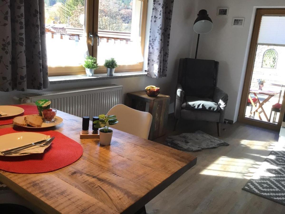 Ferienwohnung Lederhose ビショフスヴィーゼン エクステリア 写真